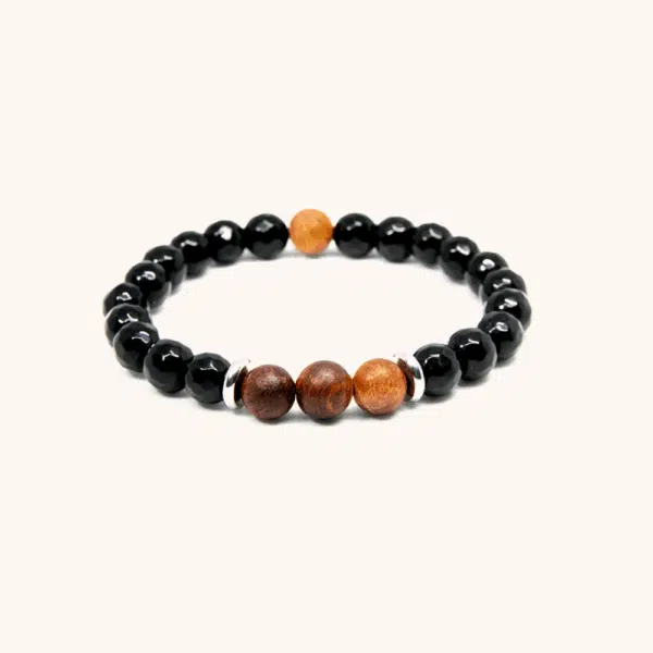 צמיד אבני אוניקס שחור בשילוב חרוזי עץ טבעי