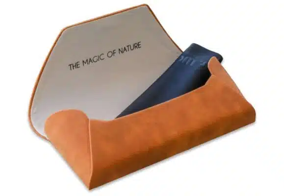 Hard case protection for sunglasses against heat damage