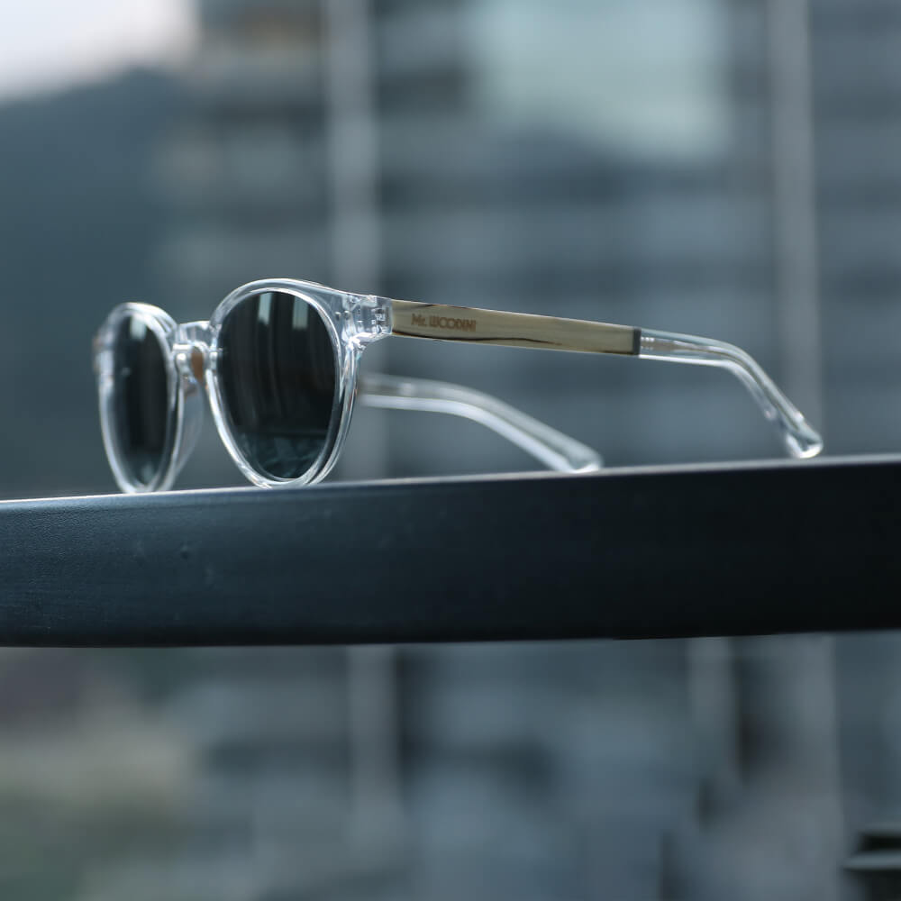 Bandwagon Crystal Clear Uni-Sex Round Sunglasses | Le Specs