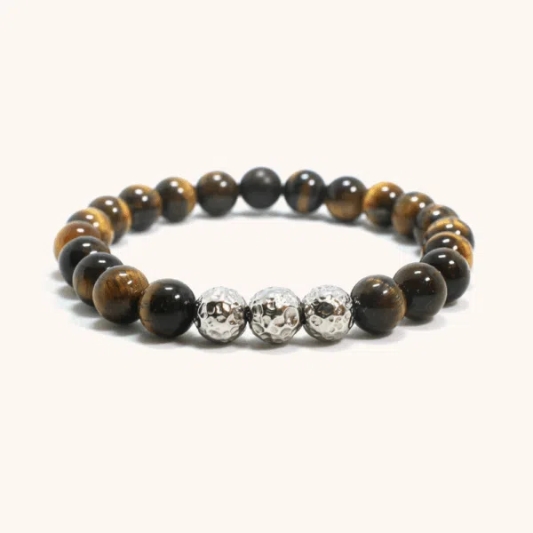 צמיד עין הנמר עם חרוזי נירוסטה מפוסלים