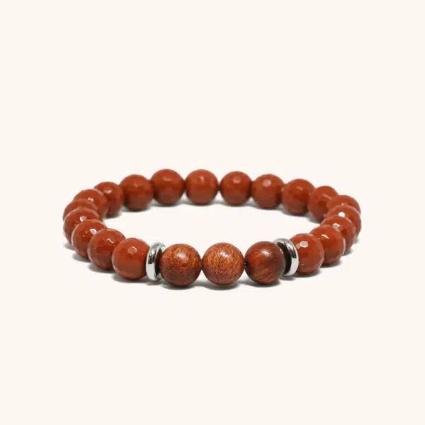 צמיד אדום לנשים - ג'אספר אדום מנצנץ בשילוב עץ רוזווד 8 מ"מ