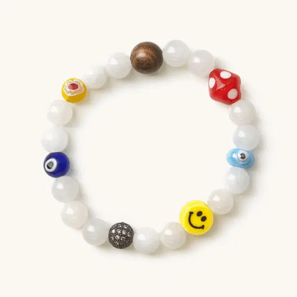 צמיד בלגן ג'ייד לבן עם סמיילי קרמי וחרוזים צבעוניים 8mm
